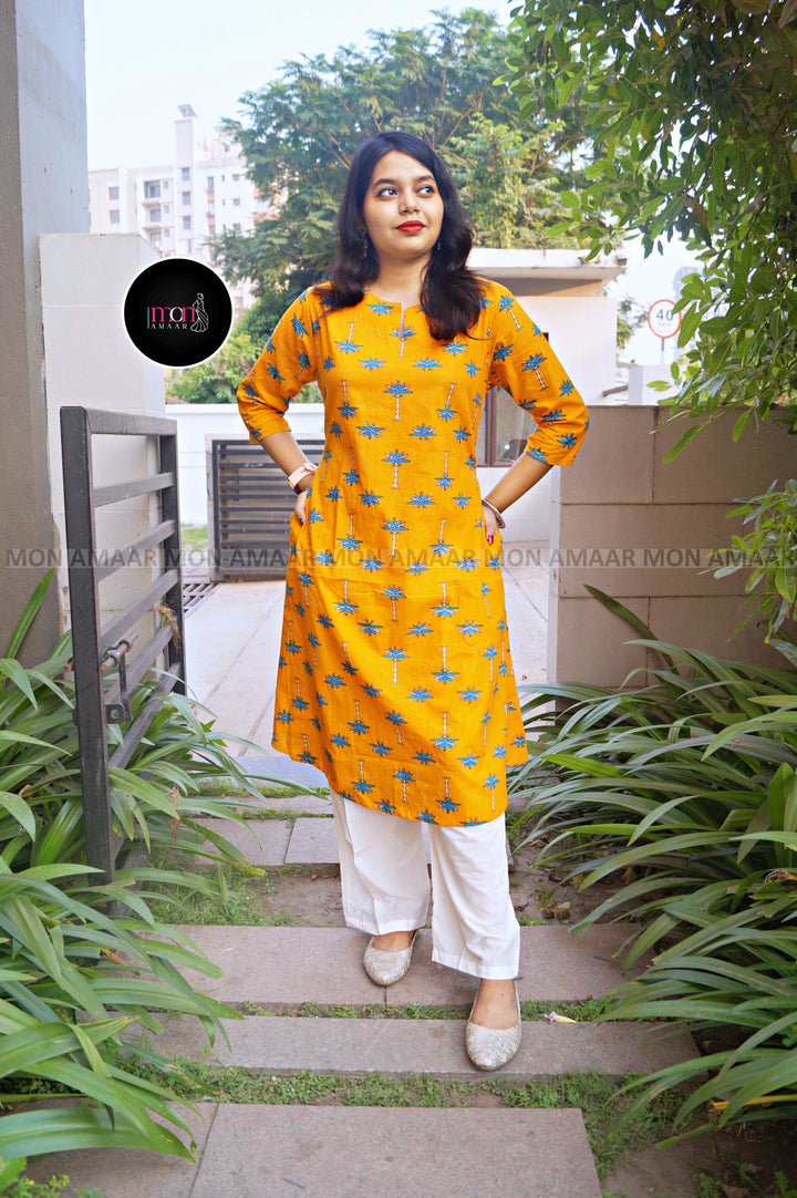 Big On Charm Cotton Kurti Set