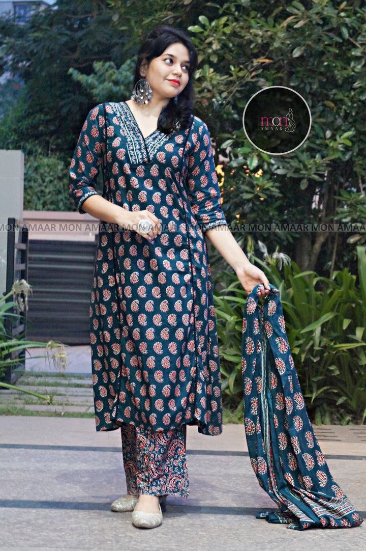 Beauty In The Eyes- Cotton Kurti Set