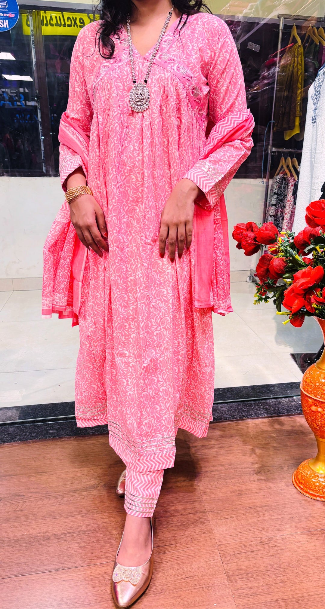 Woman Of Value. Trendy Kurti Set