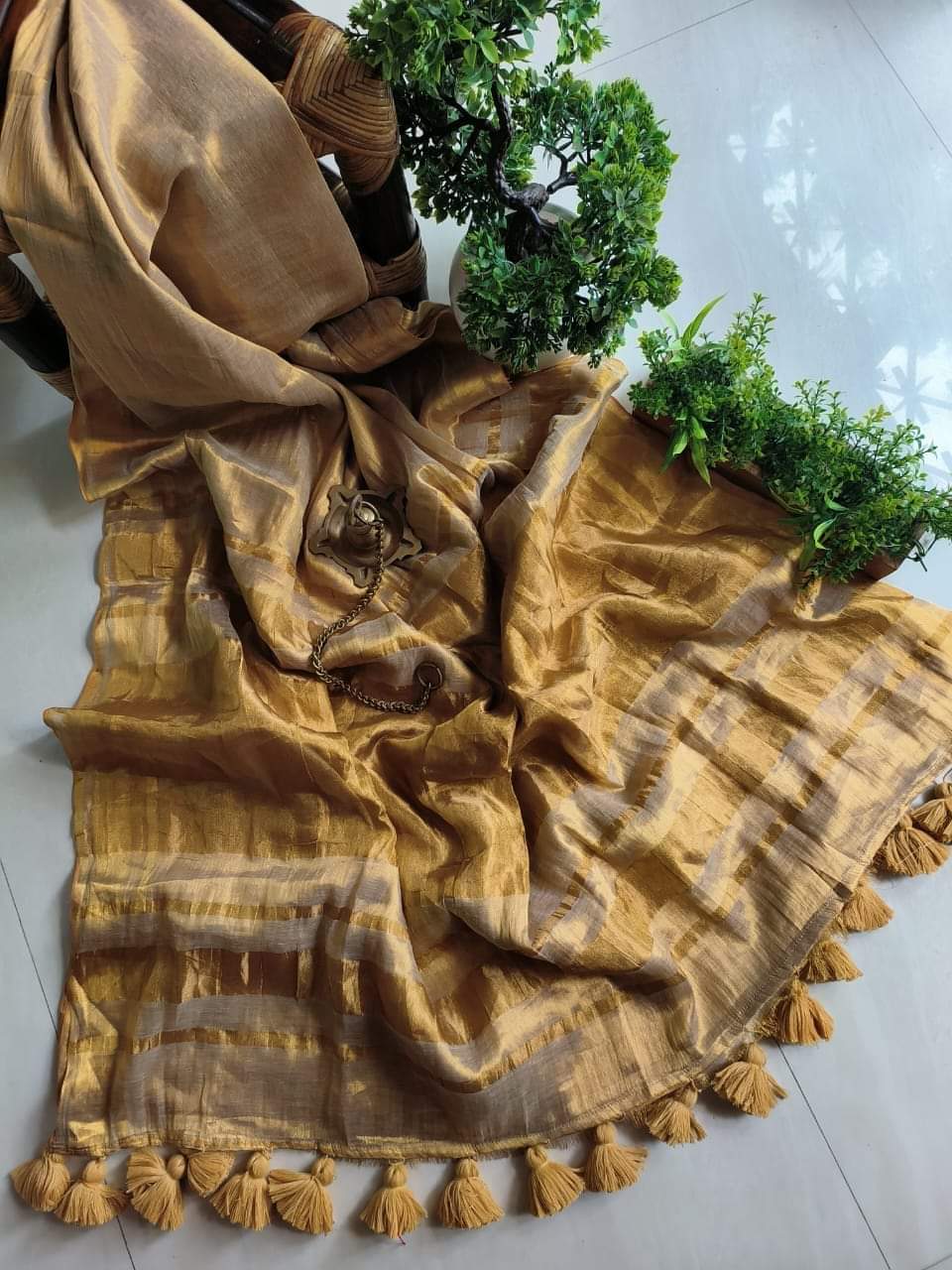 On The Point Tissue Linen Saree