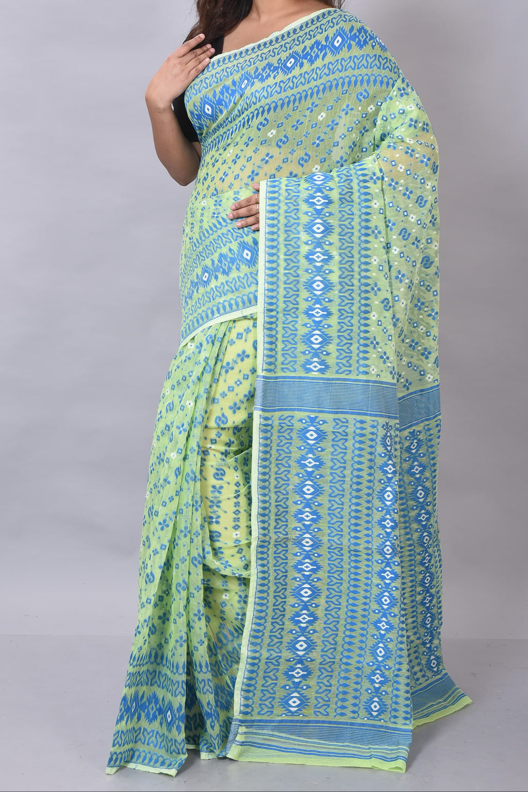 Peaceful Simplicity Dhakai Jamdani Saree