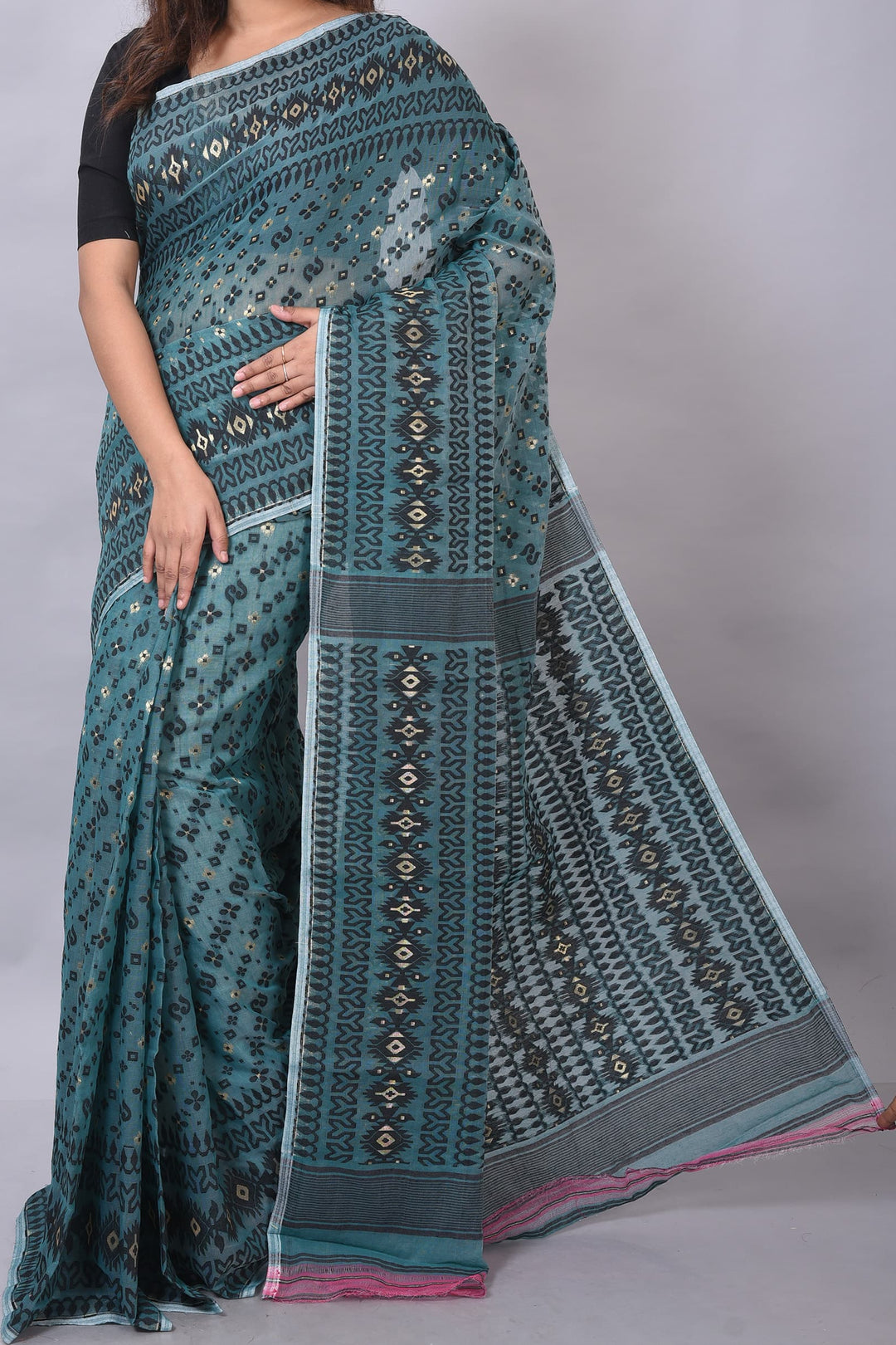 Peaceful Simplicity Dhakai Jamdani Saree