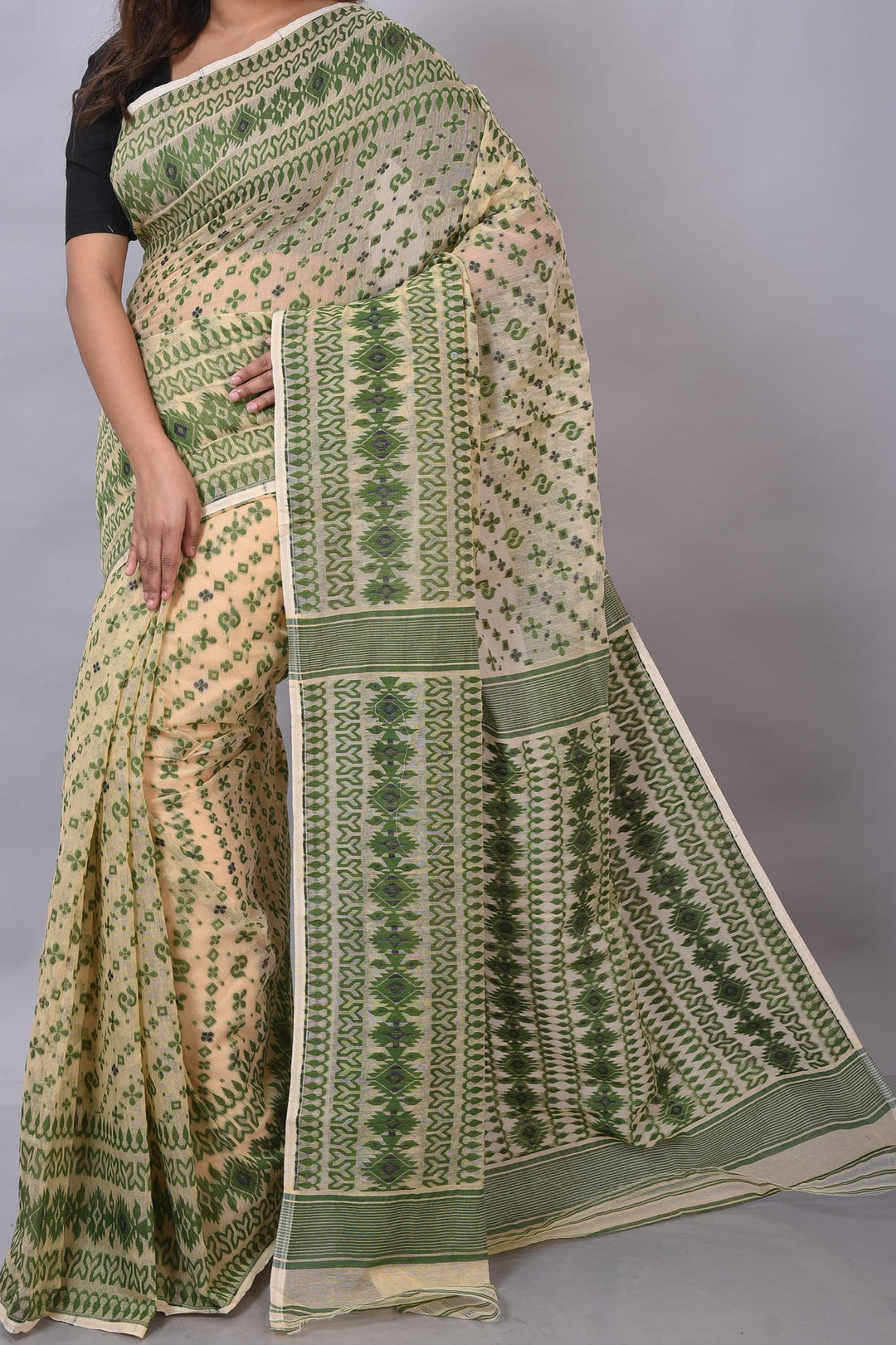 Peaceful Simplicity Dhakai Jamdani Saree