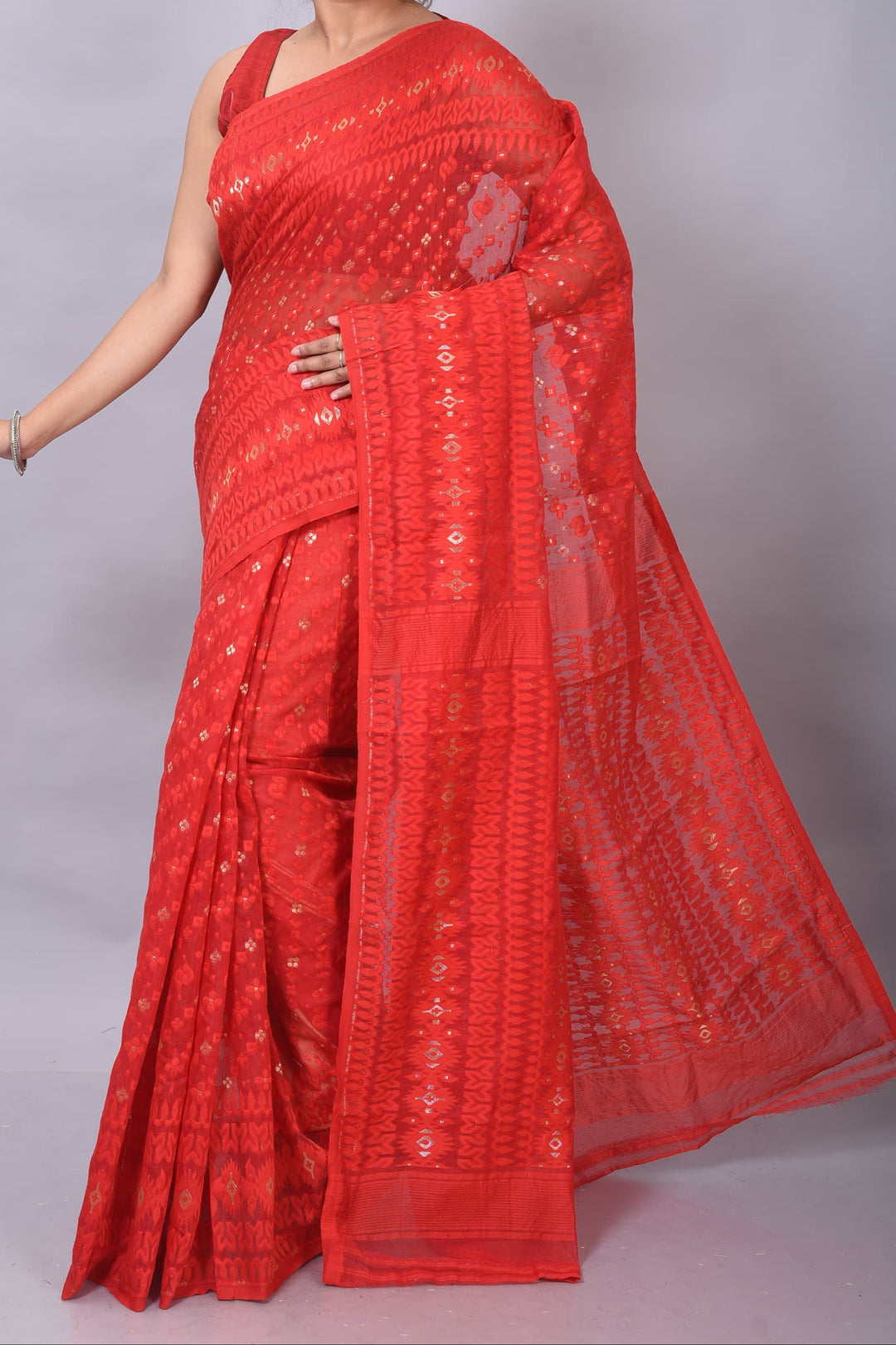 Peaceful Simplicity Dhakai Jamdani Saree