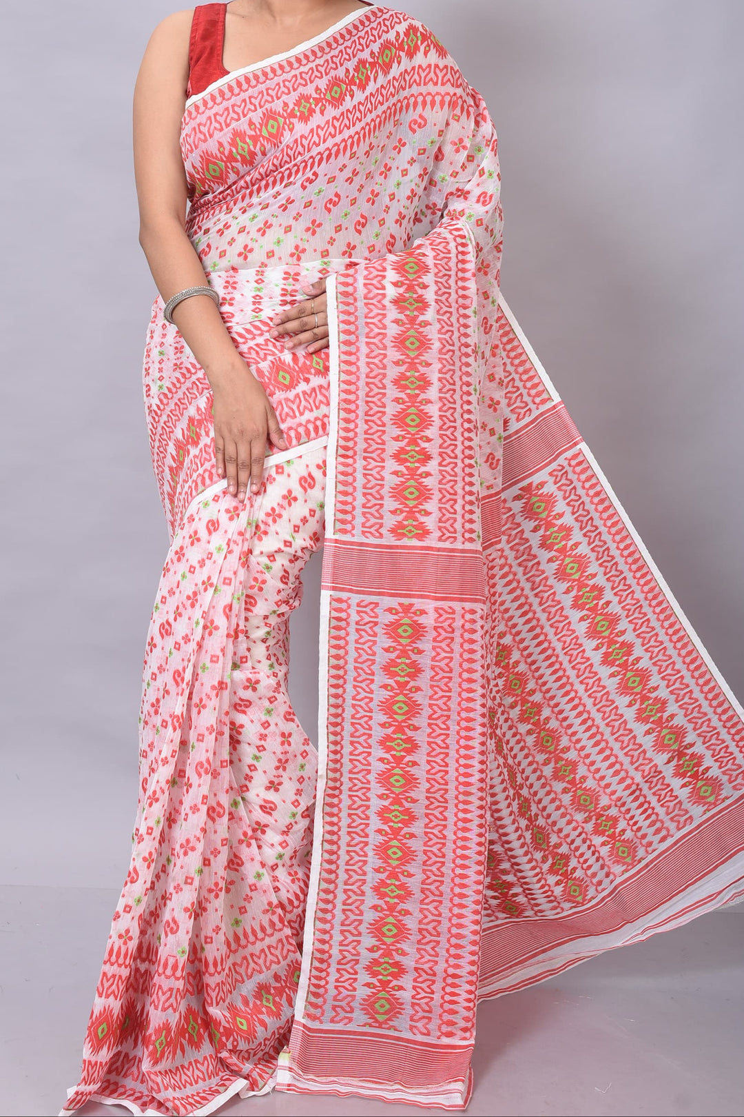 Peaceful Simplicity Dhakai Jamdani Saree