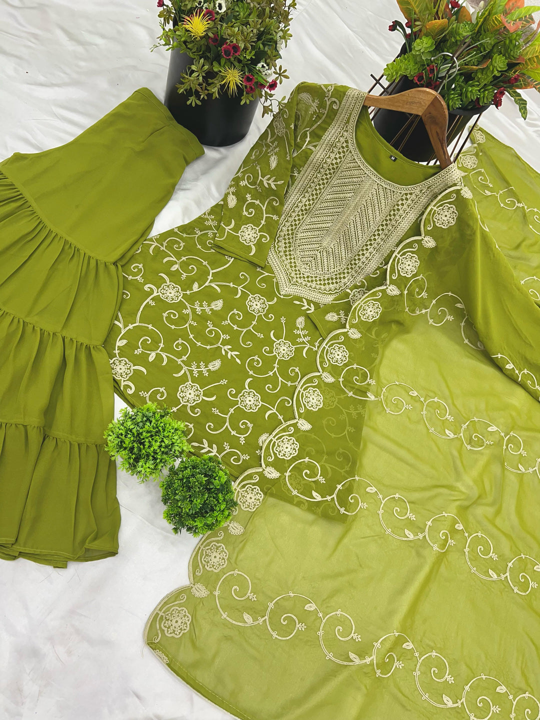 Magnificence light Georgette Sharara Set