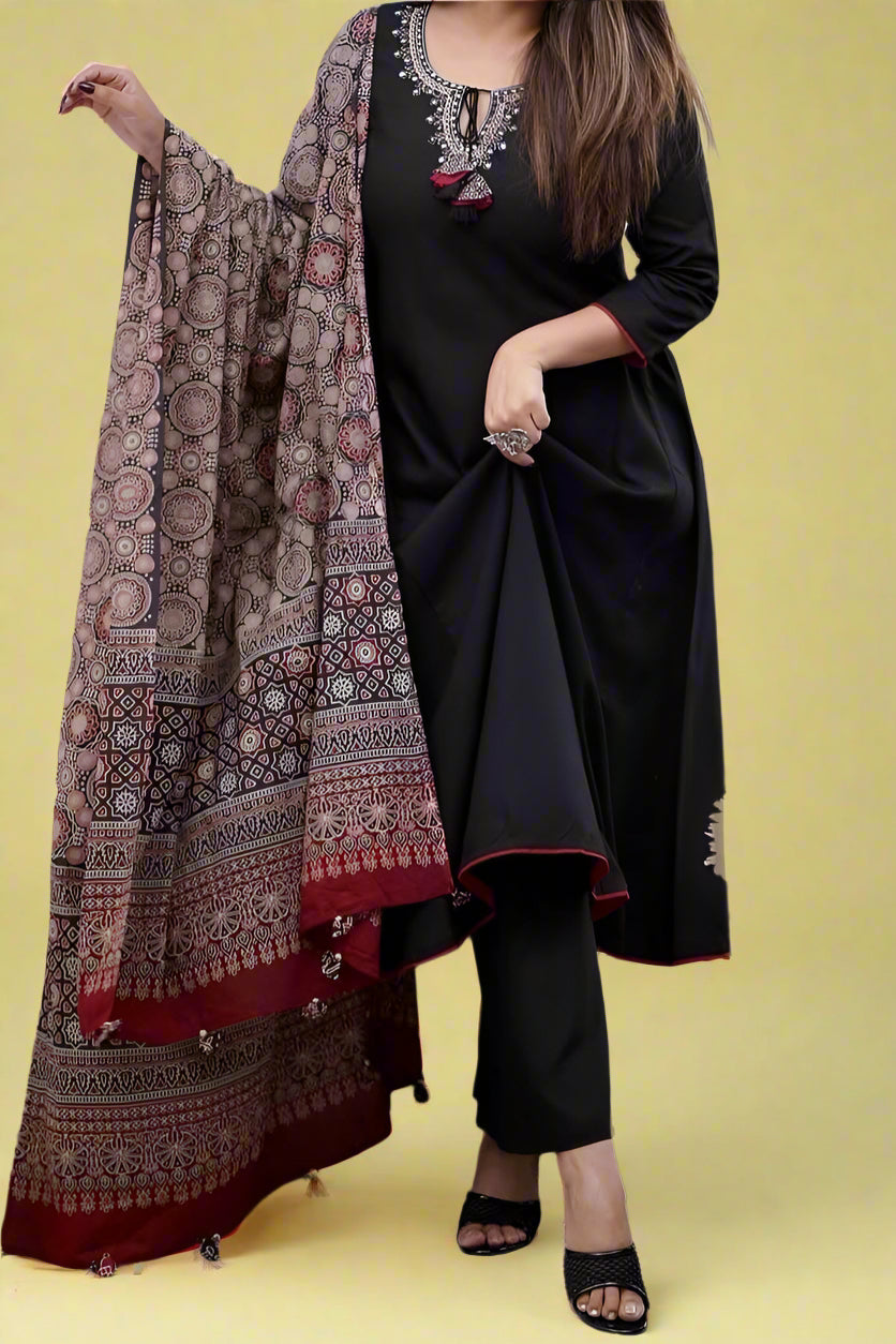 Allure In The Silence Chanderi Kurti Set