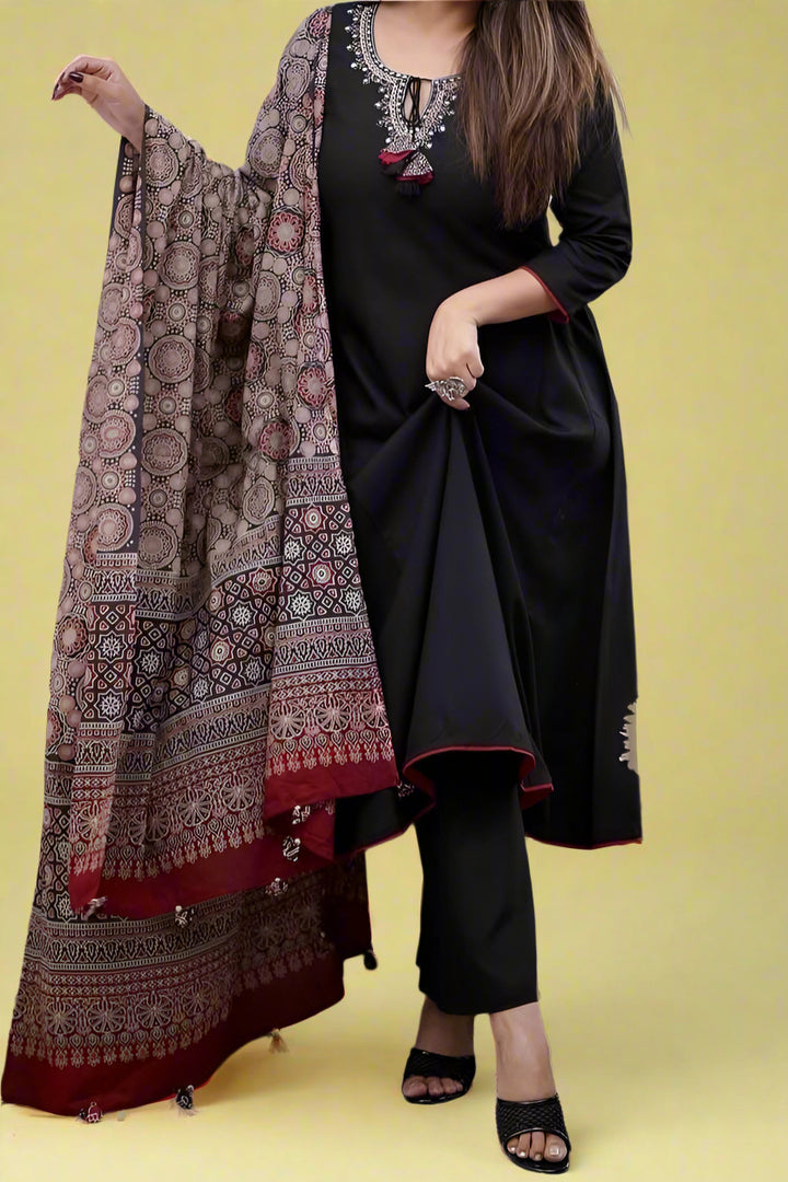 Allure In The Silence Chanderi Kurti Set