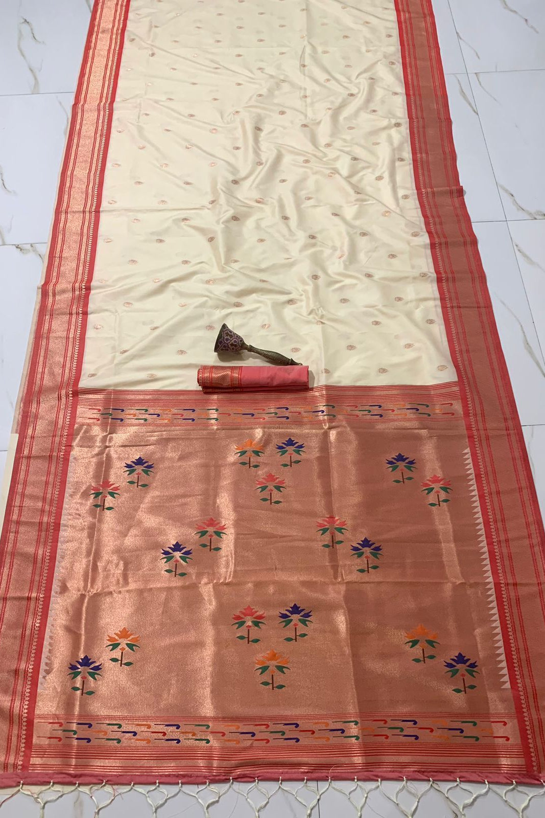Beauty In The Ordinary Kanjivarum Paithani White Silk Saree