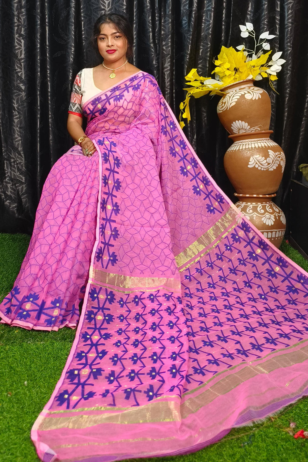 Nokshi Tara Dhakai Jamdani Saree