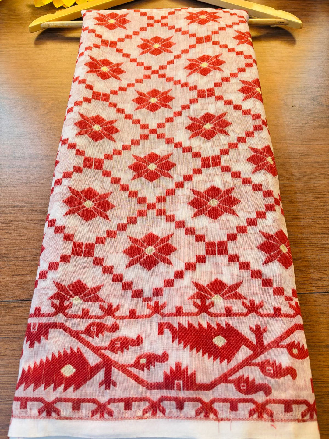 Ātmika Bengal Dhakai Jamdani Saree