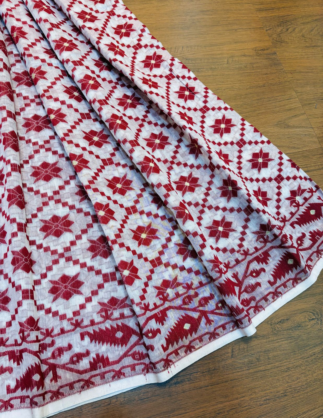 Ātmika Bengal Dhakai Jamdani Saree