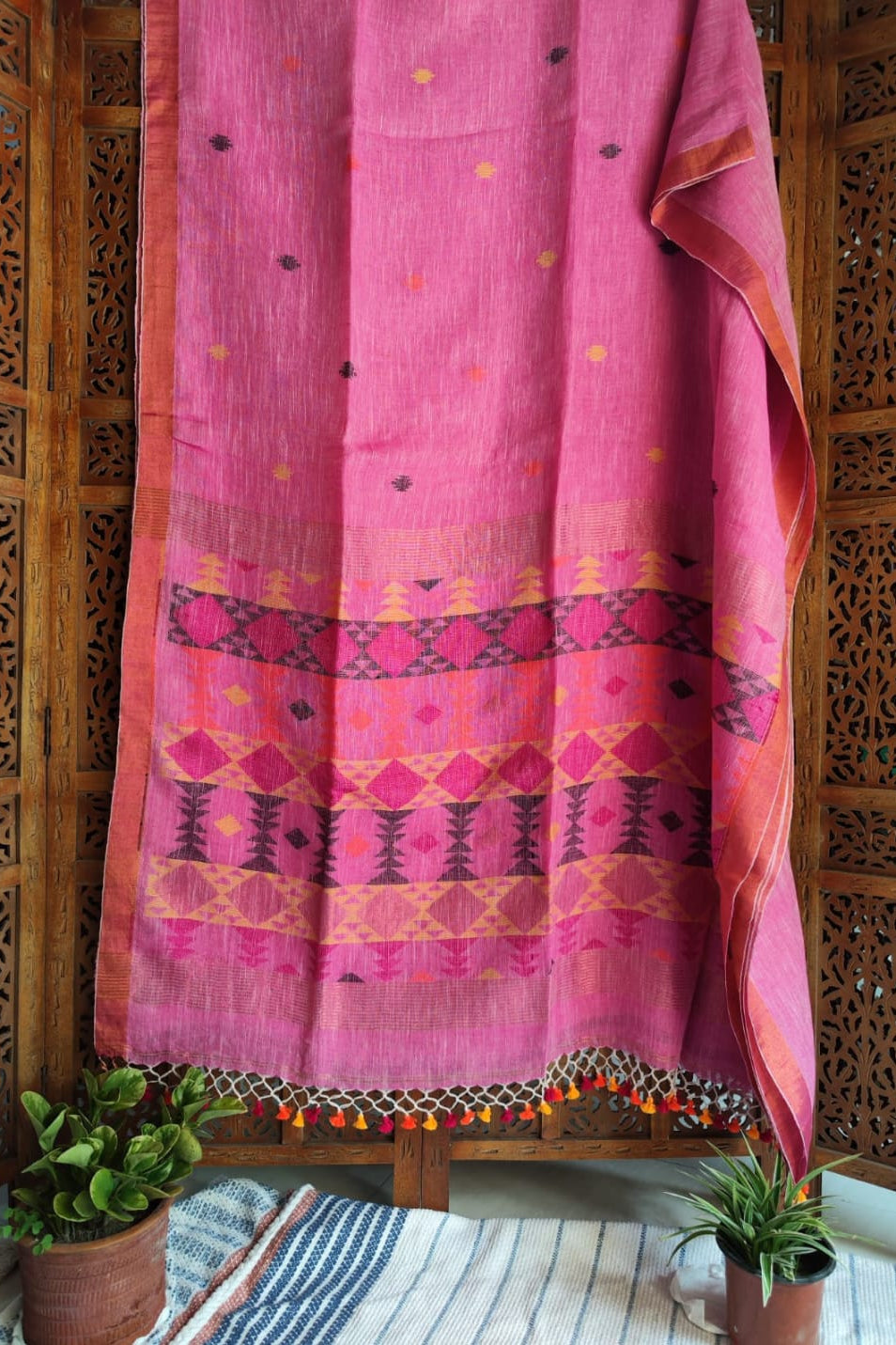 The Flow Of Bengal Linen Jamdani Saree