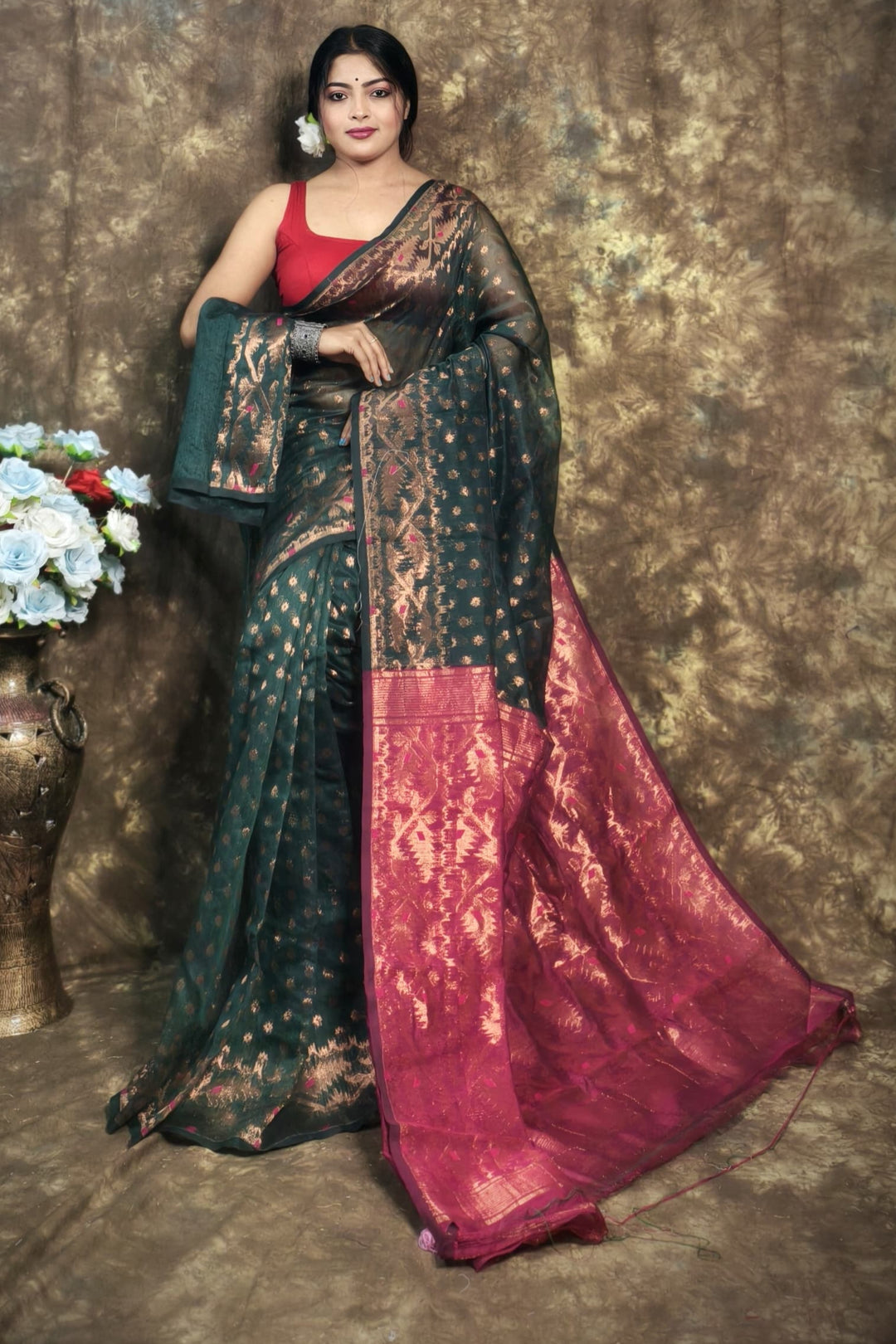 Rupasi Bangla Dhakai Jamdani Saree
