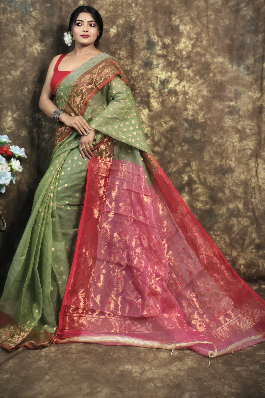 Rupasi Bangla Dhakai Jamdani Saree