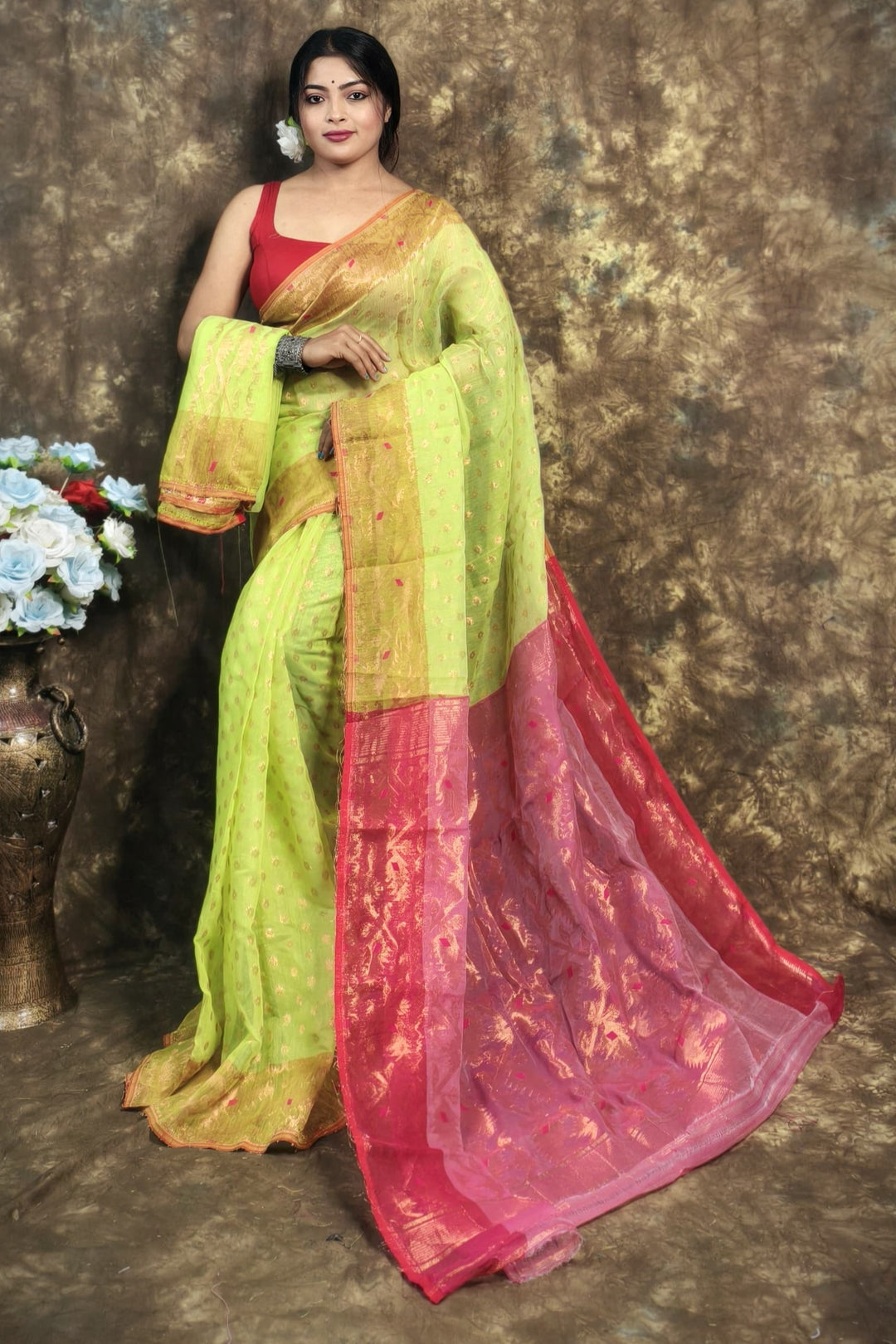 Rupasi Bangla Dhakai Jamdani Saree