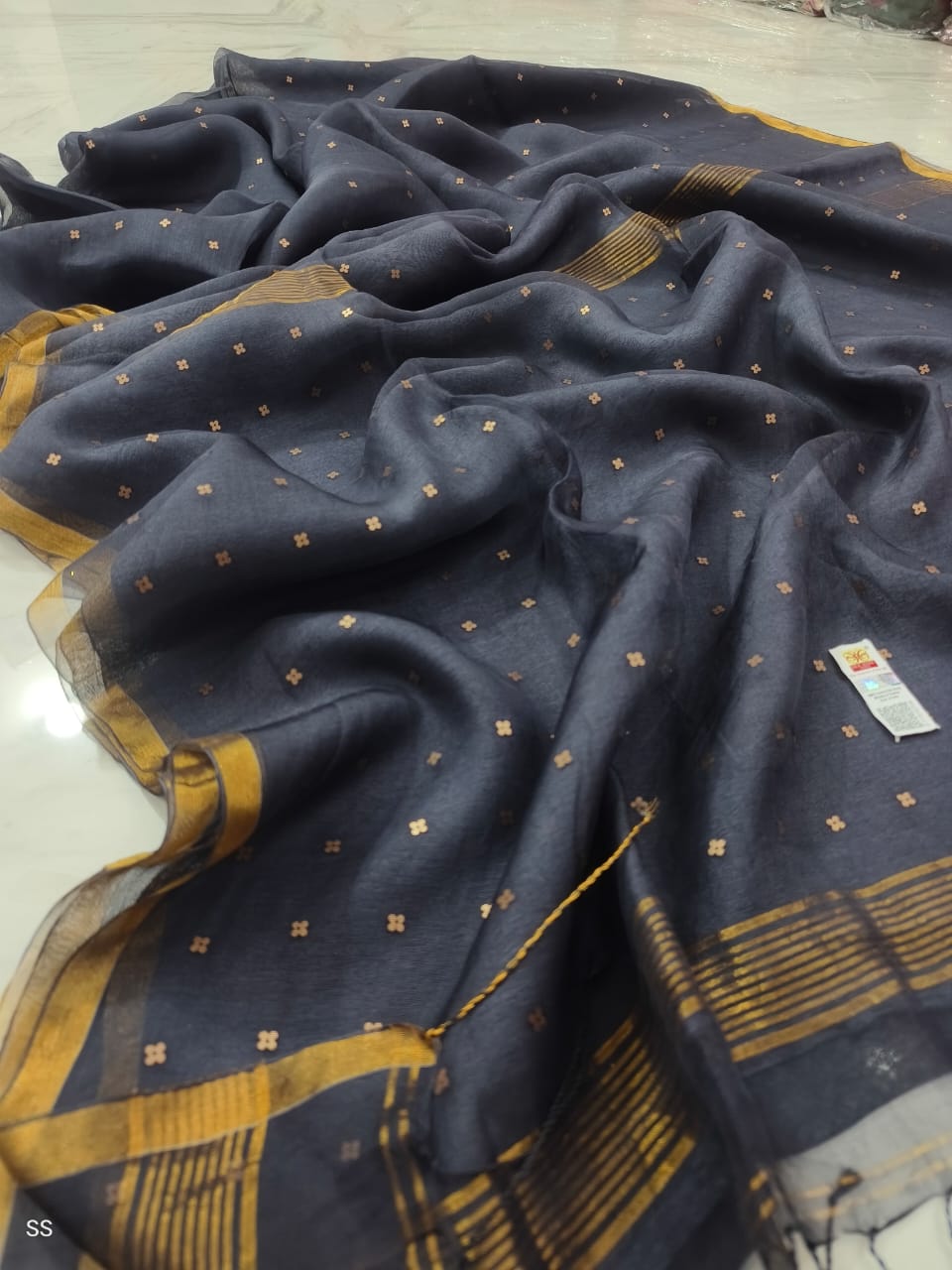 AkashGanga Muslin Resham Saree