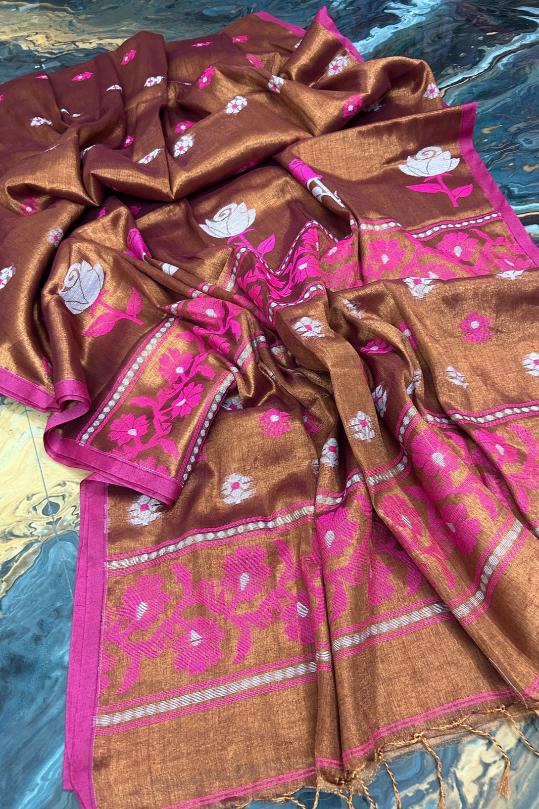 Digontojoyi Raga Tissue Cotton Jamdani Saree