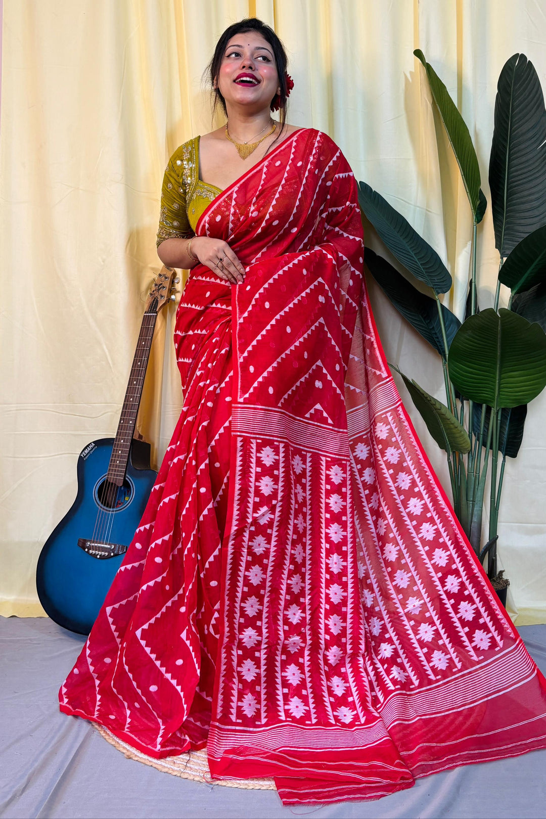 Jolchhobi Dhakai Jamdani Saree