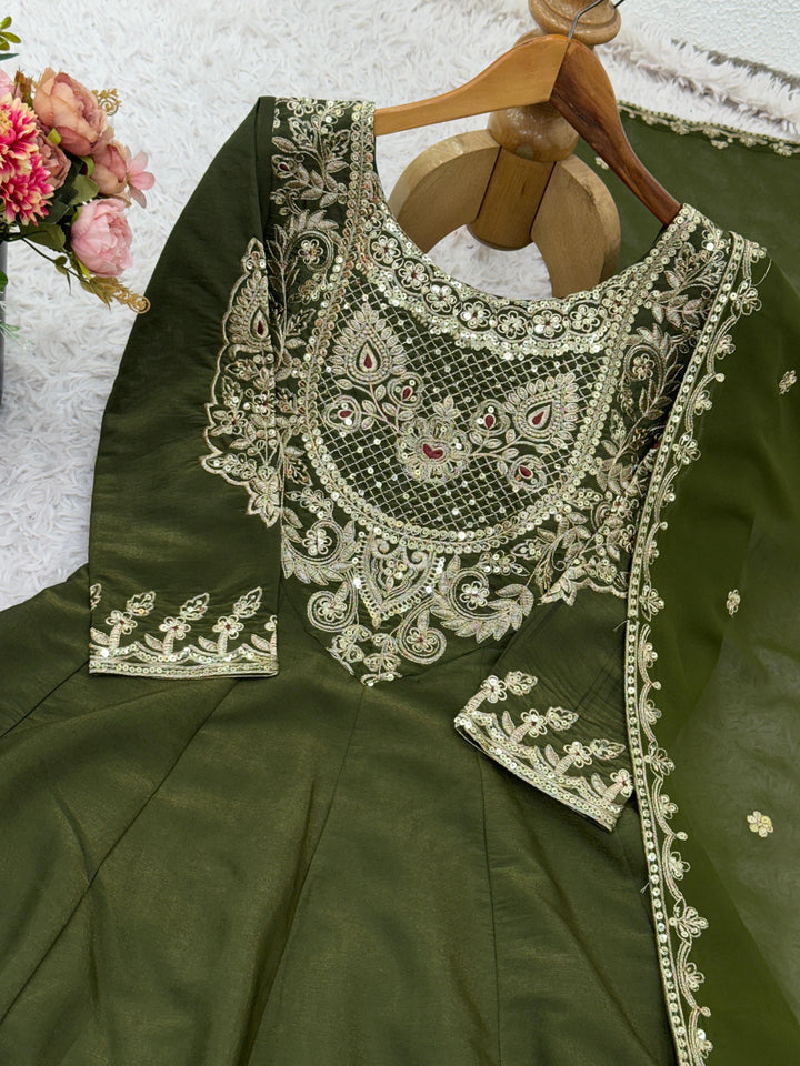 Hariyali Hues-Party Wear Suit Set