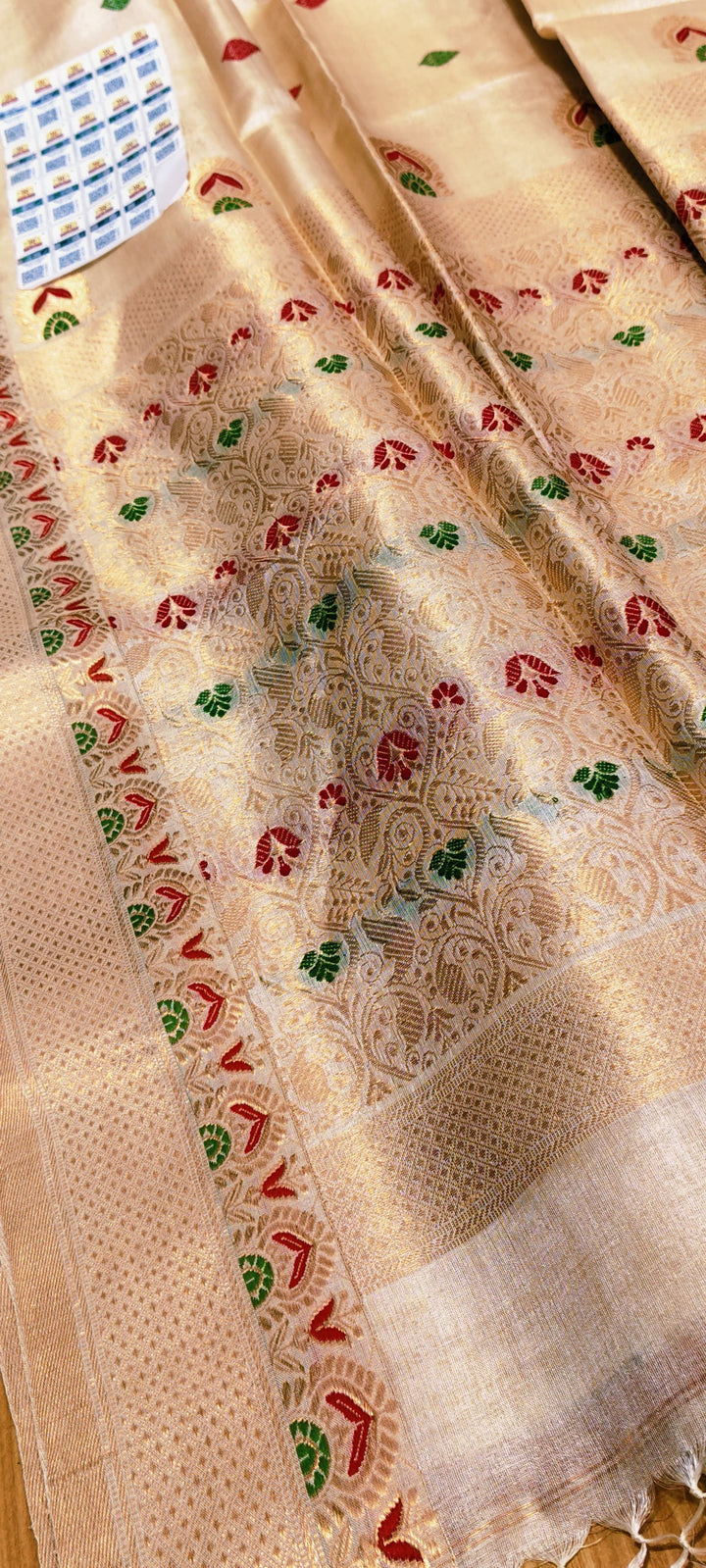 Laal Paharir Deshe Gachi Tussar Jamdani Saree