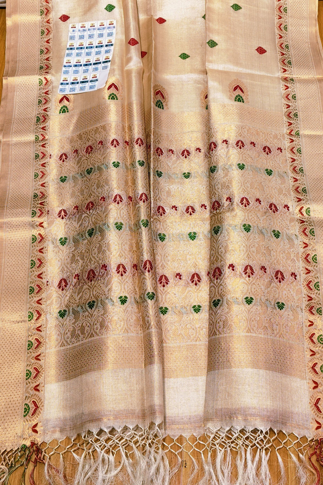 Laal Paharir Deshe Gachi Tussar Jamdani Saree