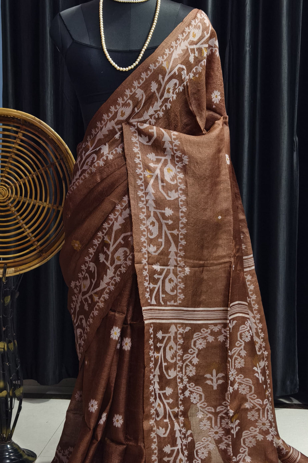 Kachha Sona Gachi Tussar Jamdani Saree