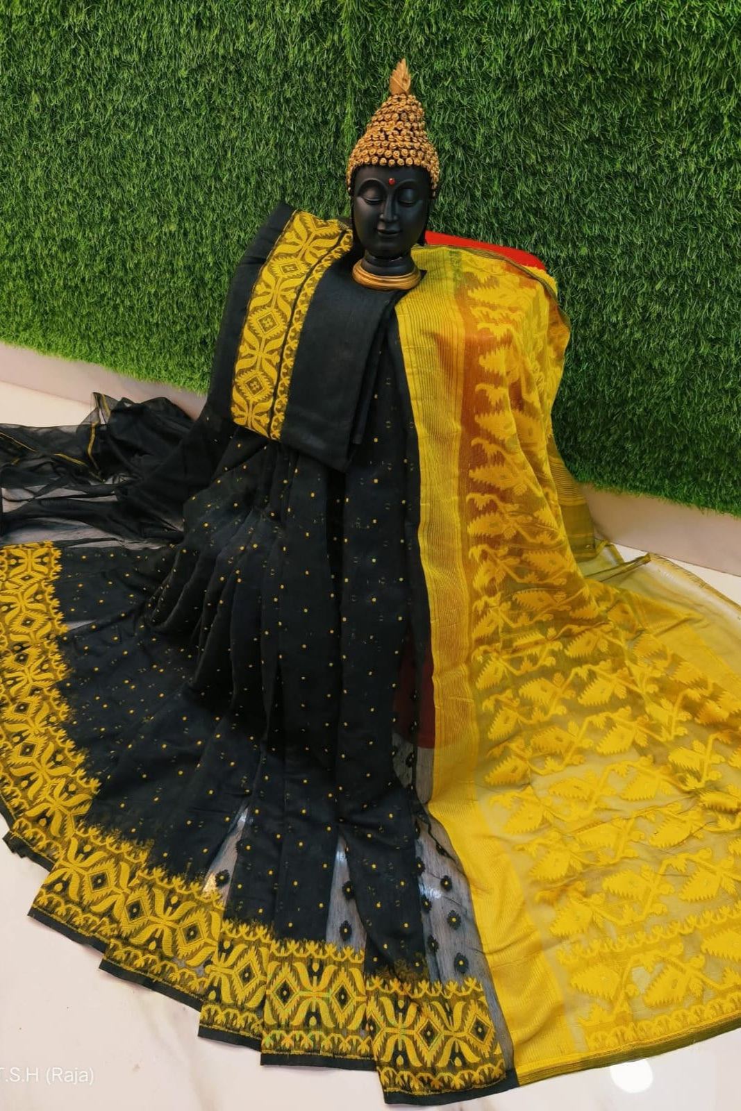 Moner Khame Dhakai Jamdani Saree