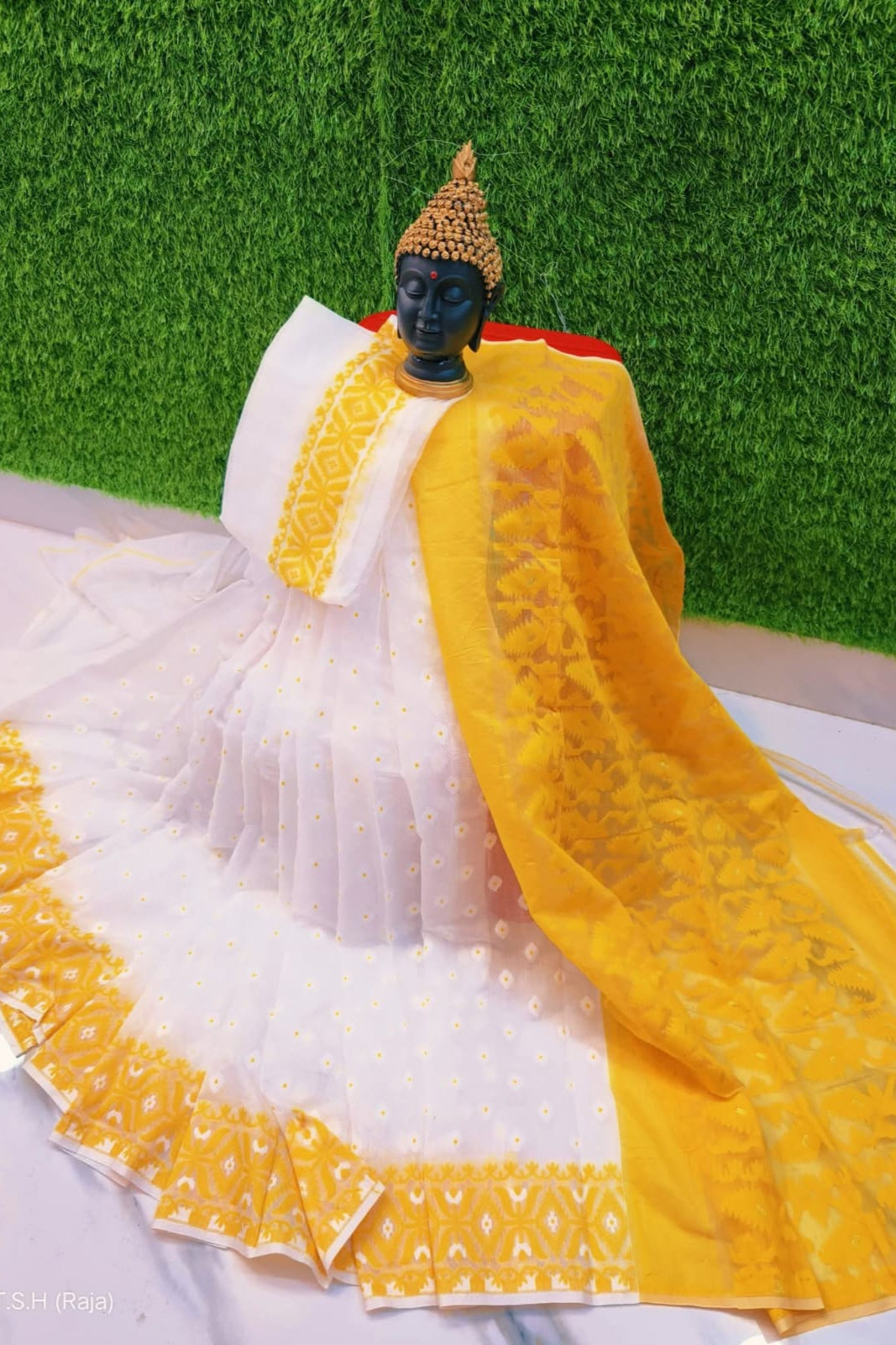 Moner Khame Dhakai Jamdani Saree