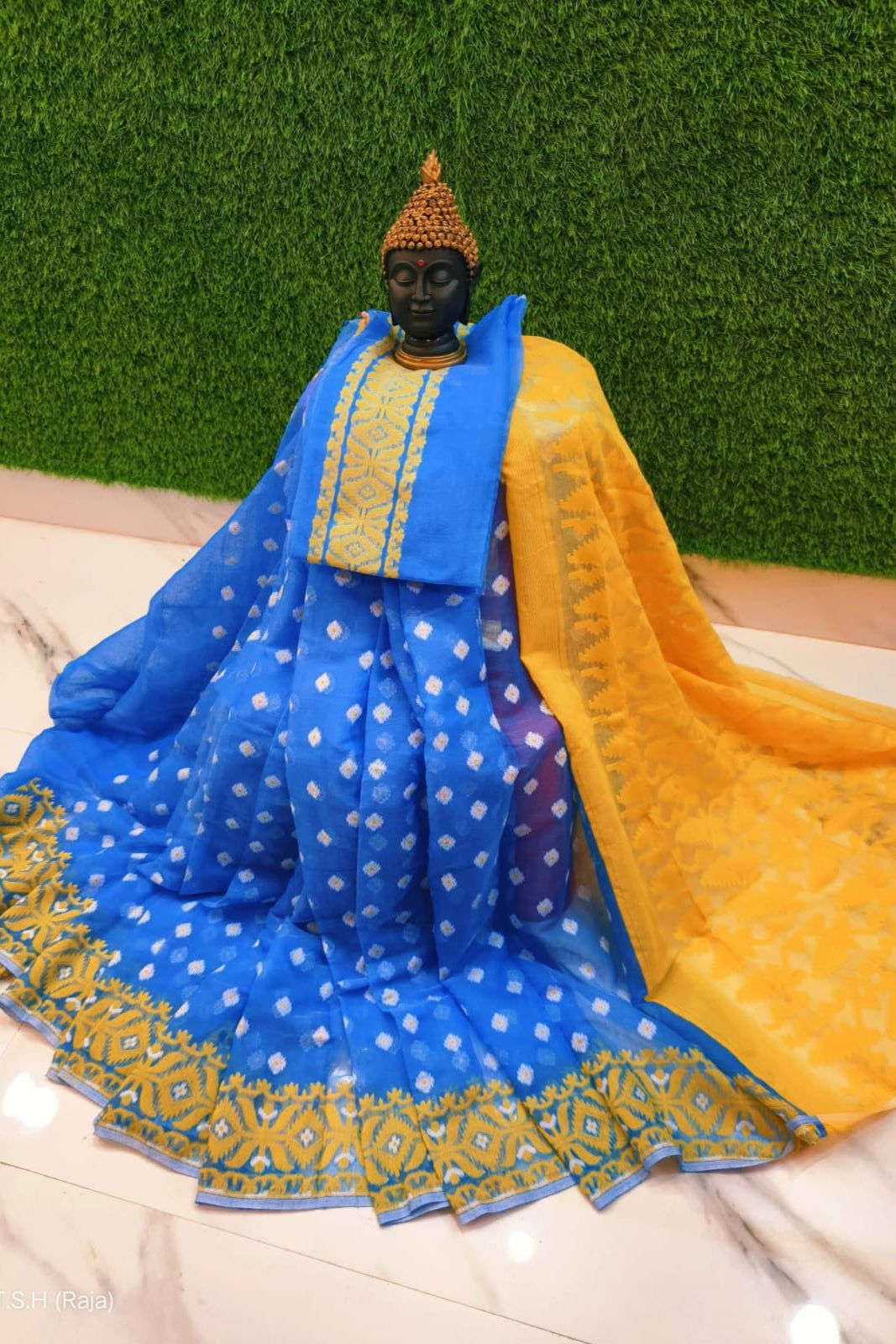 Moner Khame Dhakai Jamdani Saree