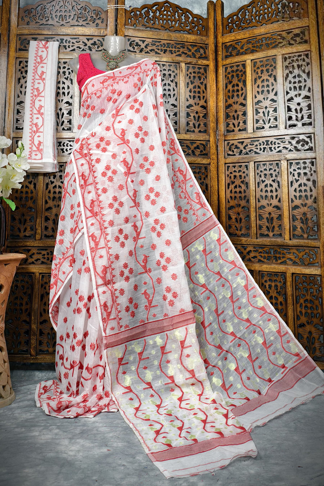 Kagojer Nouka Dhakai Jamdani Saree