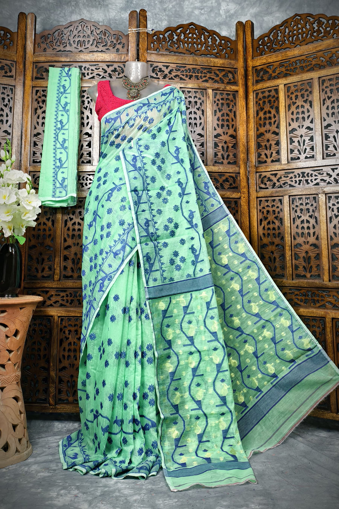 Kagojer Nouka Dhakai Jamdani Saree
