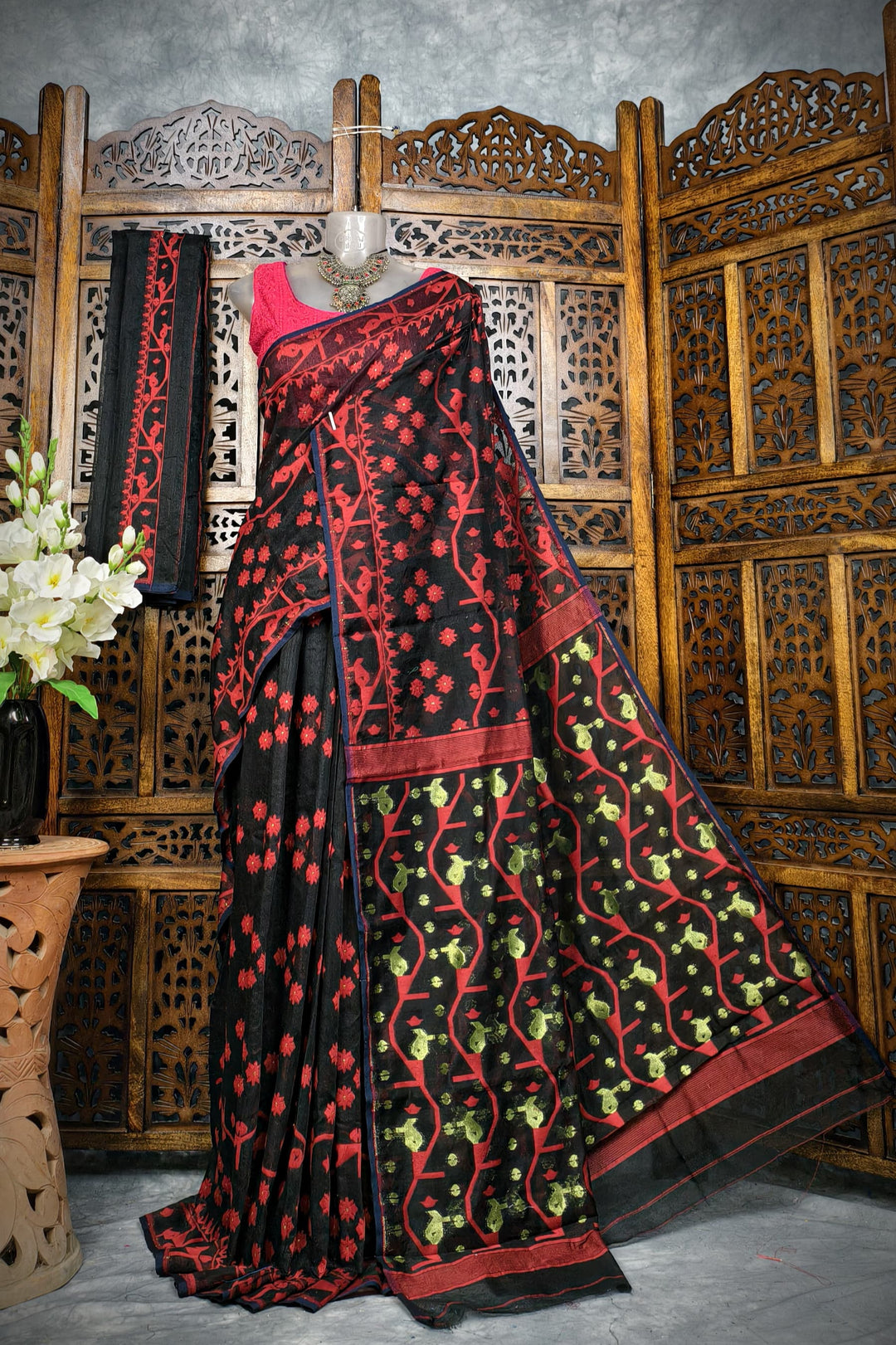 Kagojer Nouka Dhakai Jamdani Saree