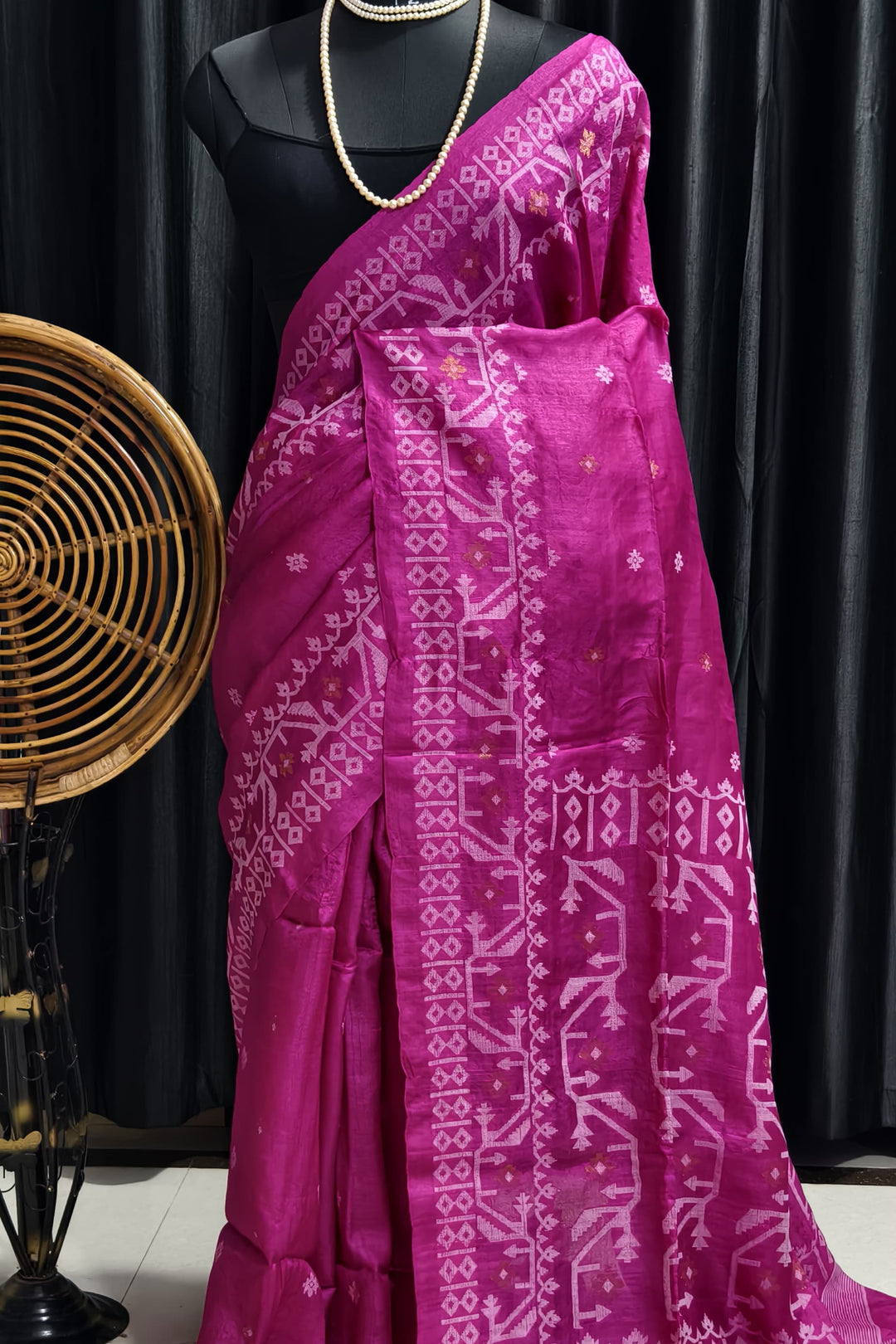 Unmona Rup Gachi Tussar Saree
