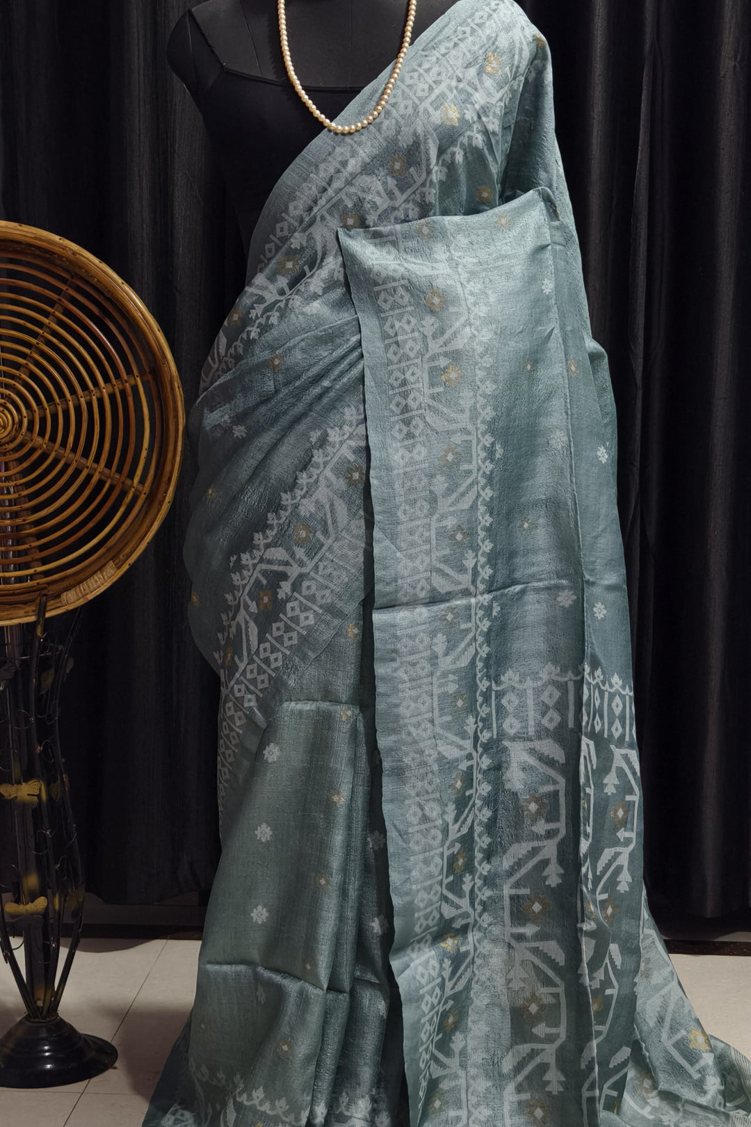 Unmona Rup Gachi Tussar Saree