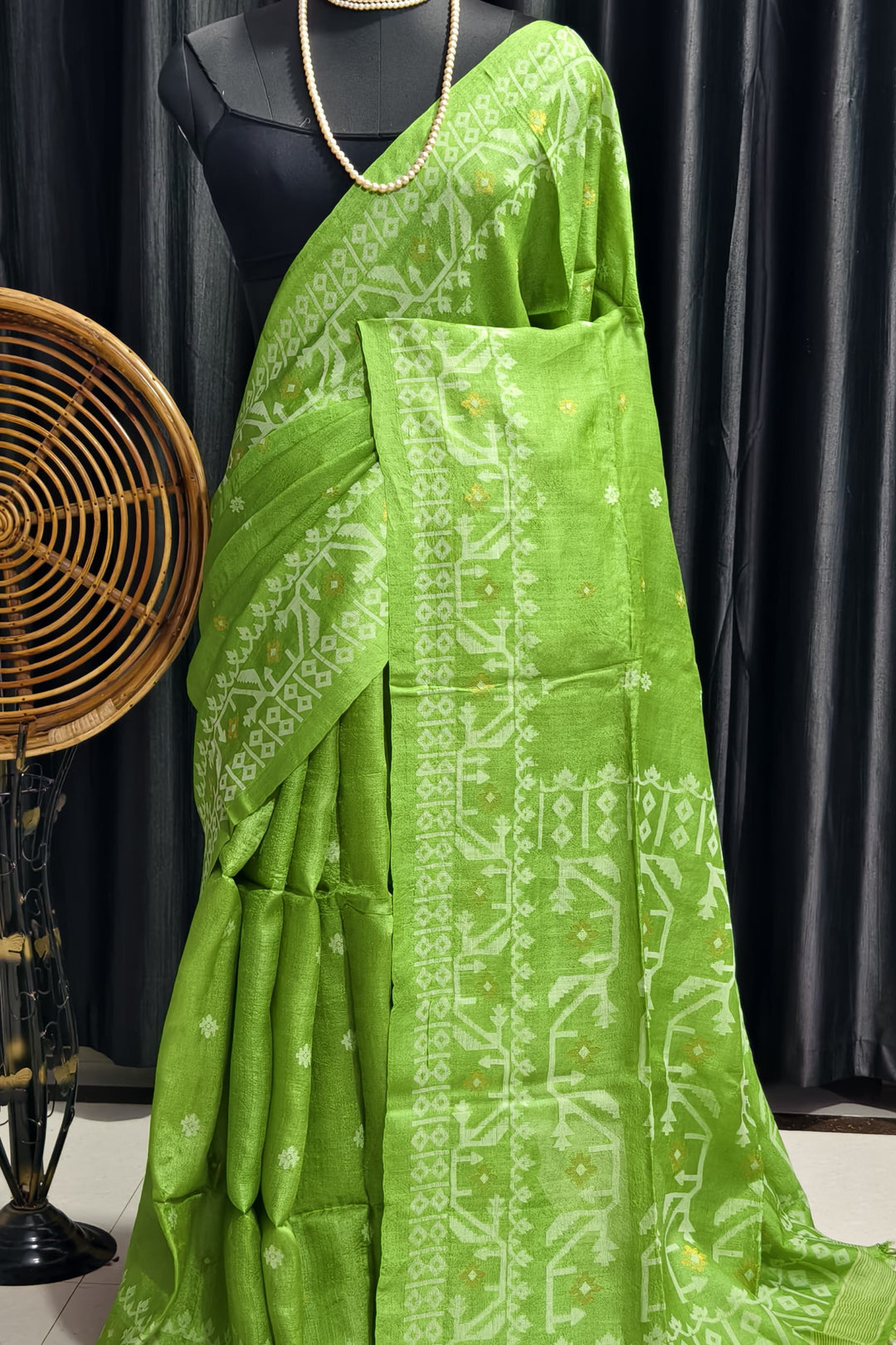 Unmona Rup Gachi Tussar Saree