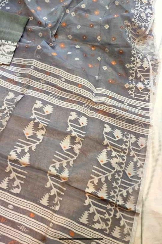 Ektu Bikel Karat Dhakai Jamdani Saree