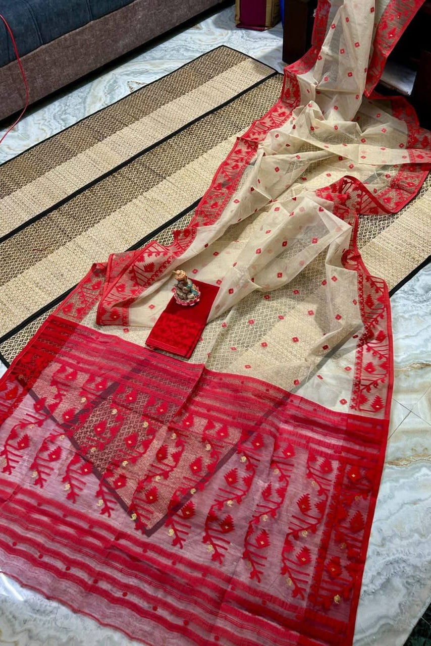 Ektu Bikel Karat Dhakai Jamdani Saree