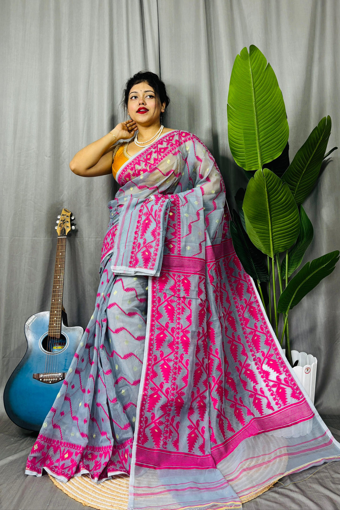 Nakshatra Karat Dhakai Jamdani Saree