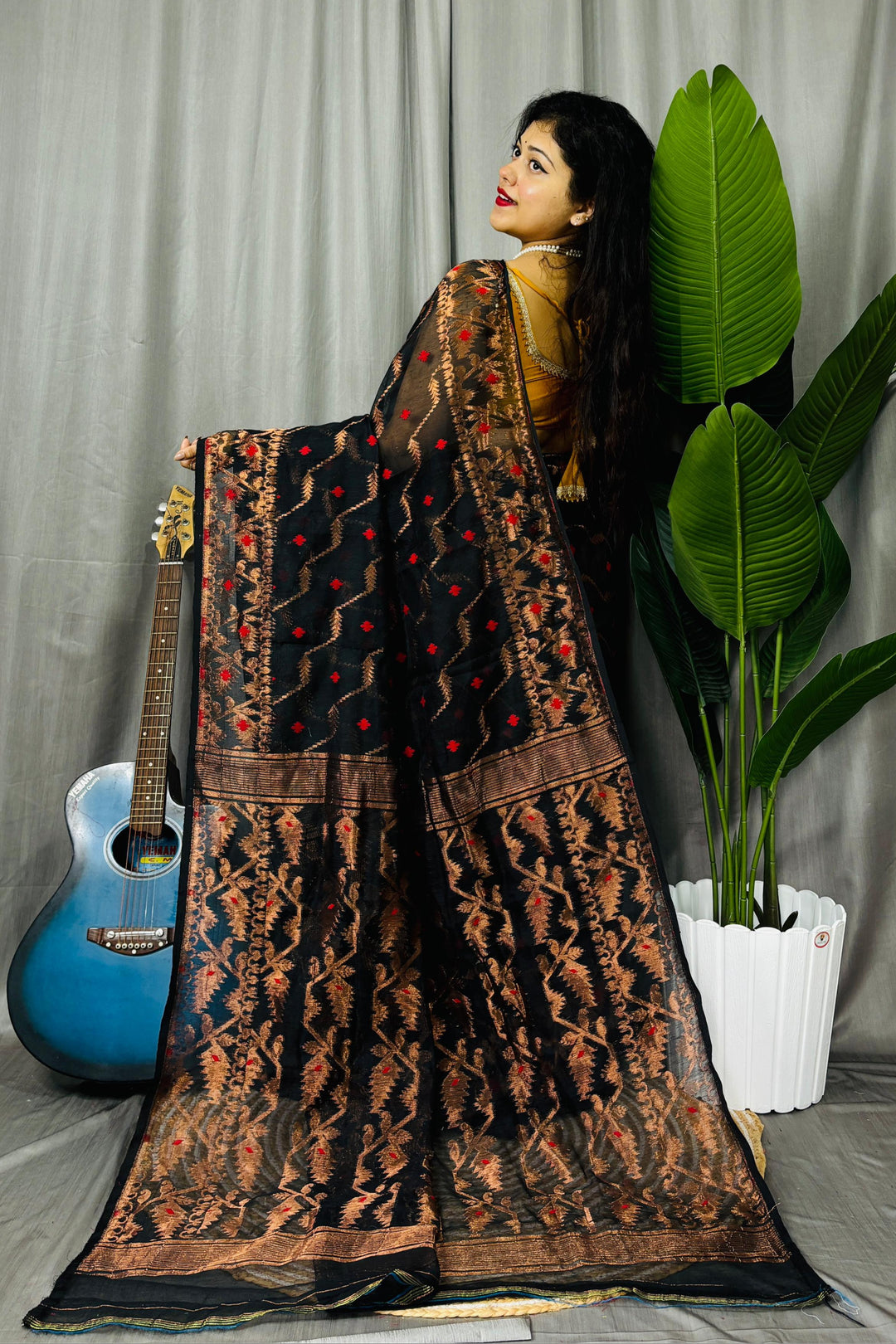 Nakshatra Karat Dhakai Jamdani Saree