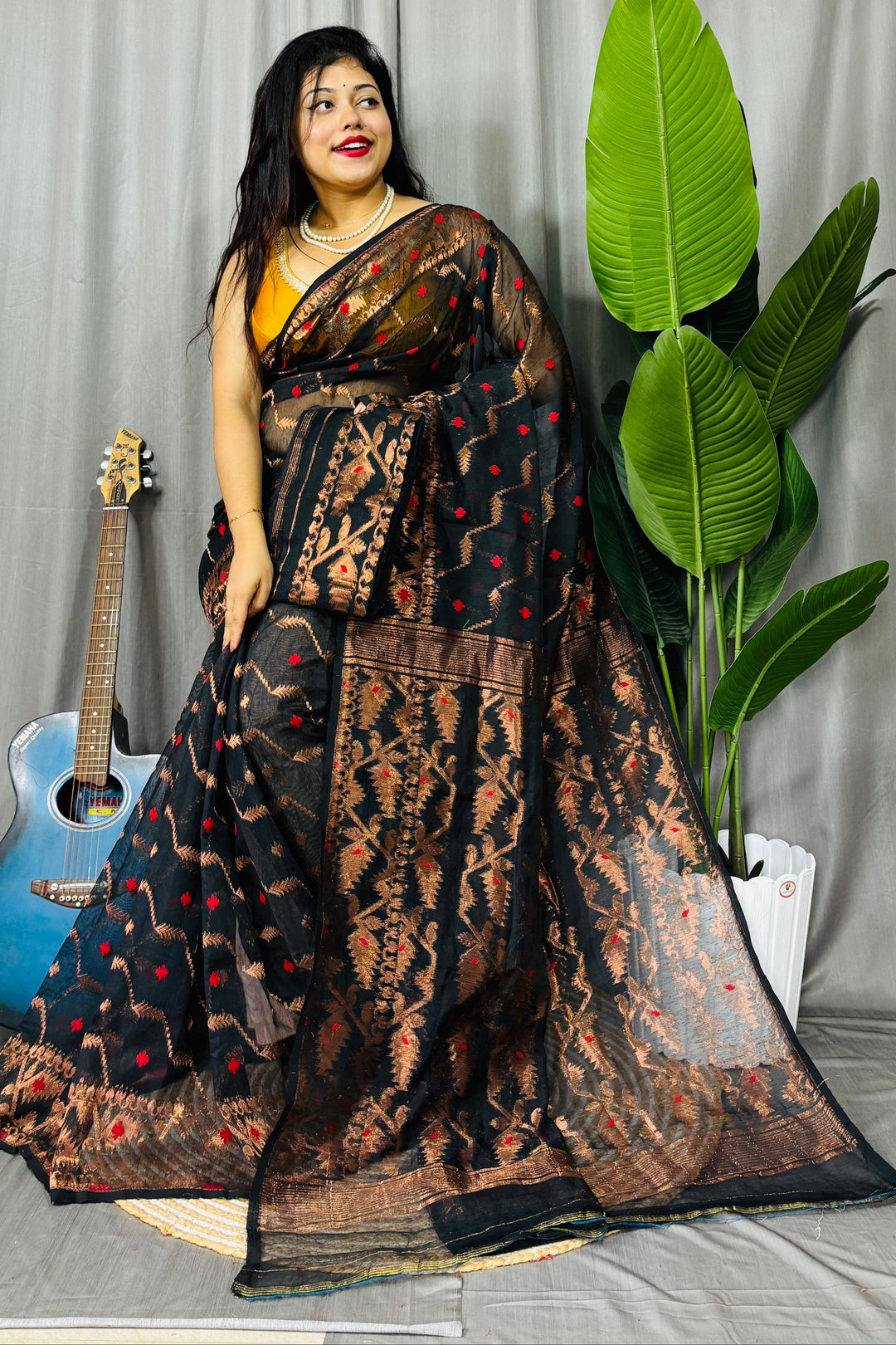 Nakshatra Karat Dhakai Jamdani Saree