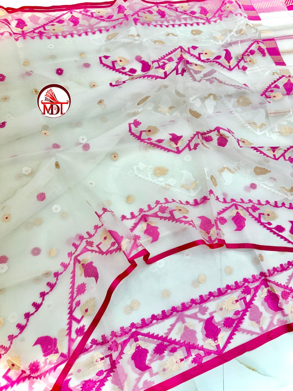 Canvas of Bengal Organza Muslin Jamdani Saree