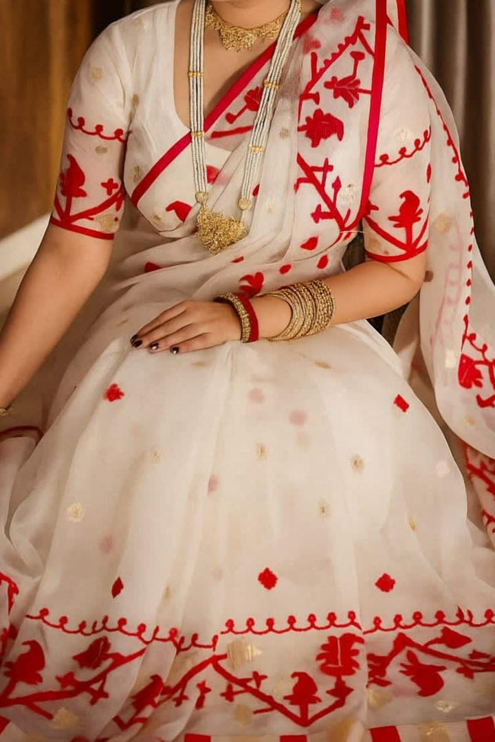 Canvas of Bengal Organza Muslin Jamdani Saree