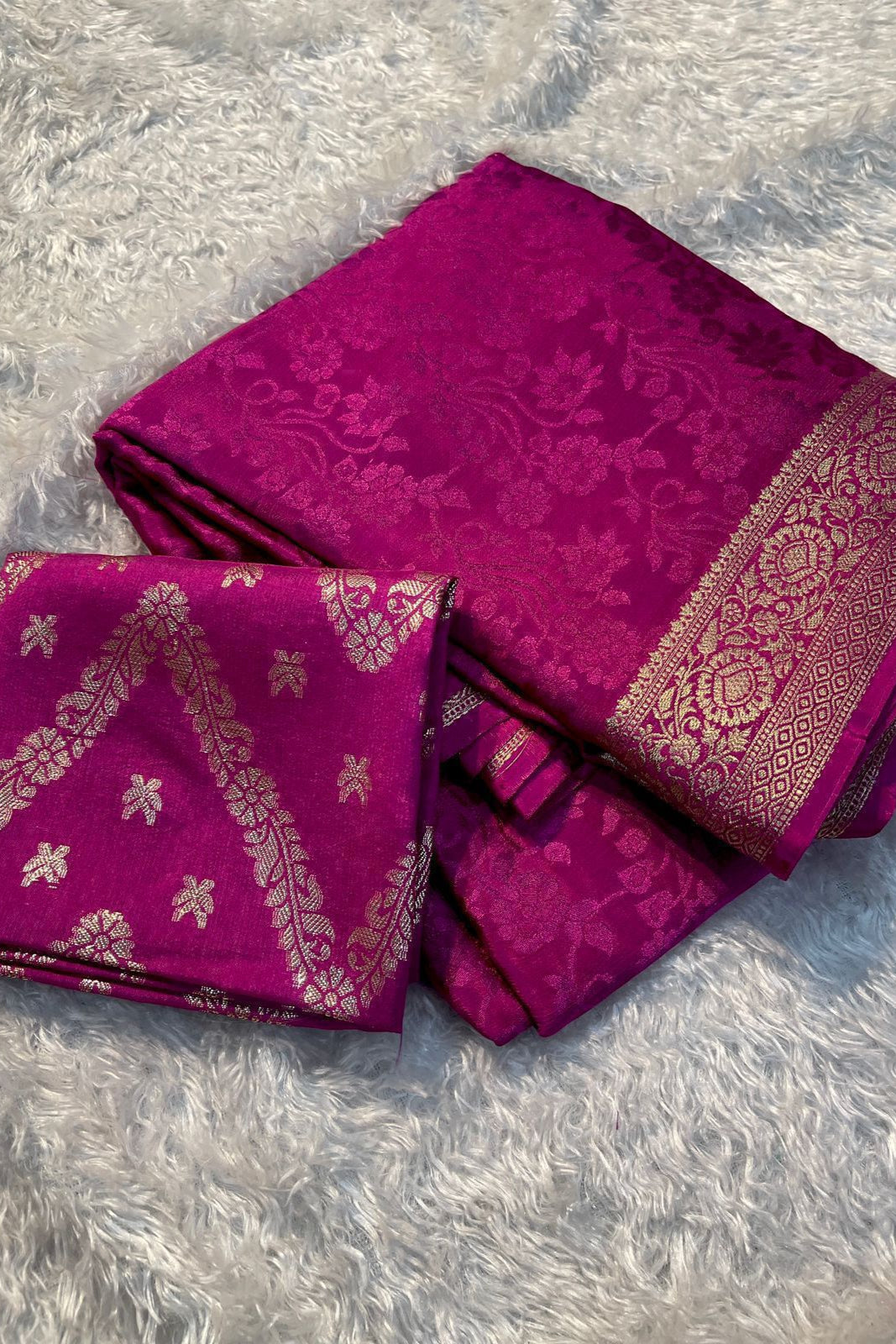 Fallen Flowers Chinnon Silk Saree
