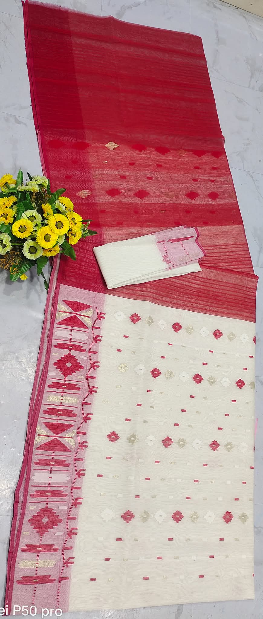Devika Dhara Dhakai Jamdani Saree