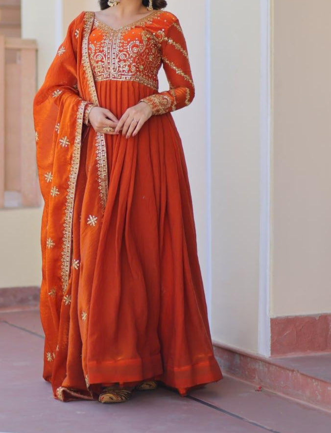 Dewdrop Bliss Fancy Silk Gown Set