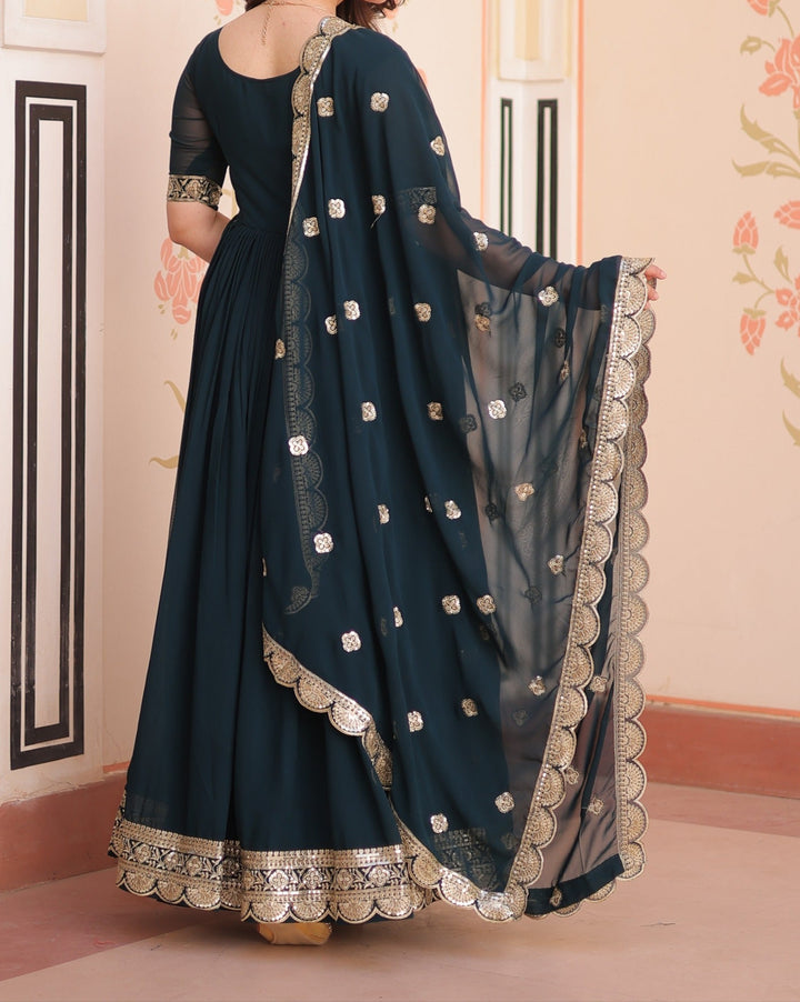 Illume Essence Fancy Silk Gown Set