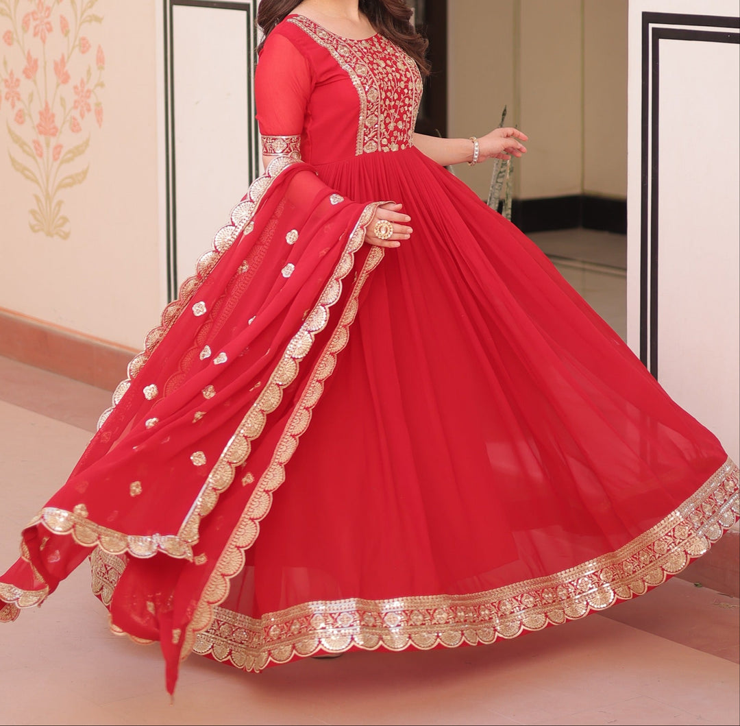 Illume Essence Fancy Silk Gown Set