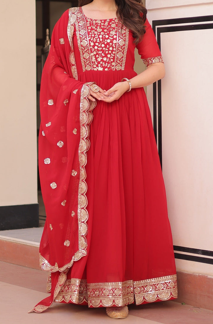 Illume Essence Fancy Silk Gown Set