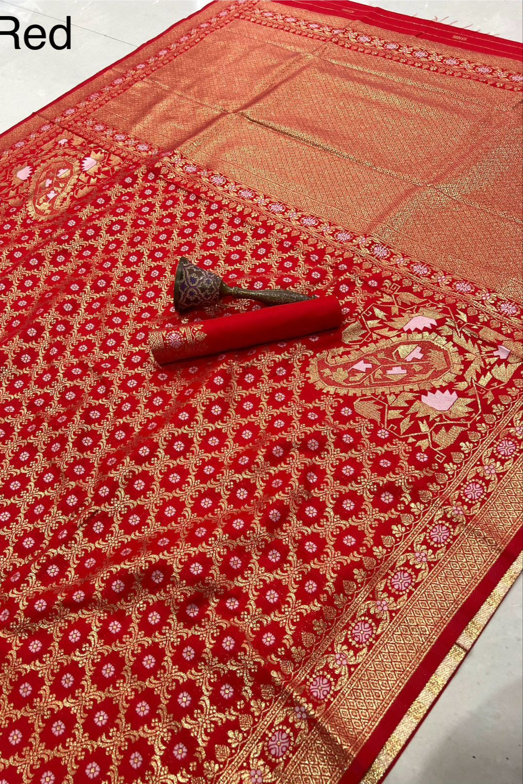 Golden Horizon Banarasi Silk Saree